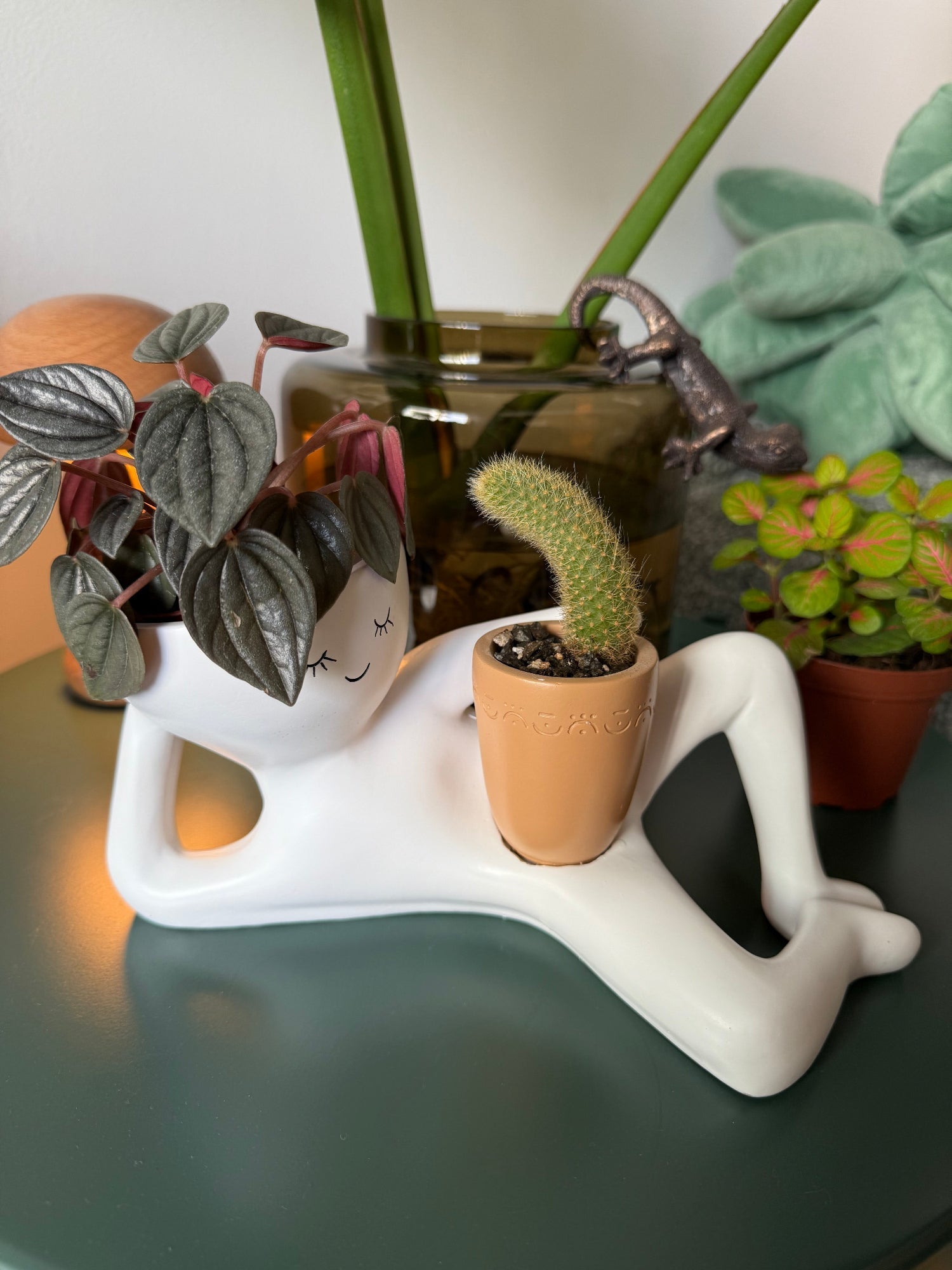 Serenity Seat Mini Planter – Modern Skulpturinspirerad Kruka