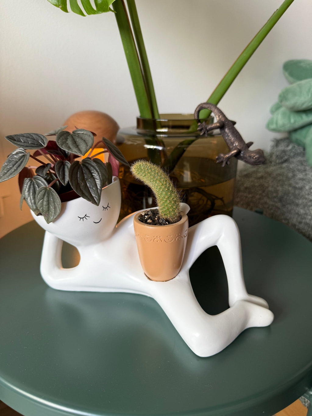 Serenity Seat Mini Planter – Modern Skulpturinspirerad Kruka