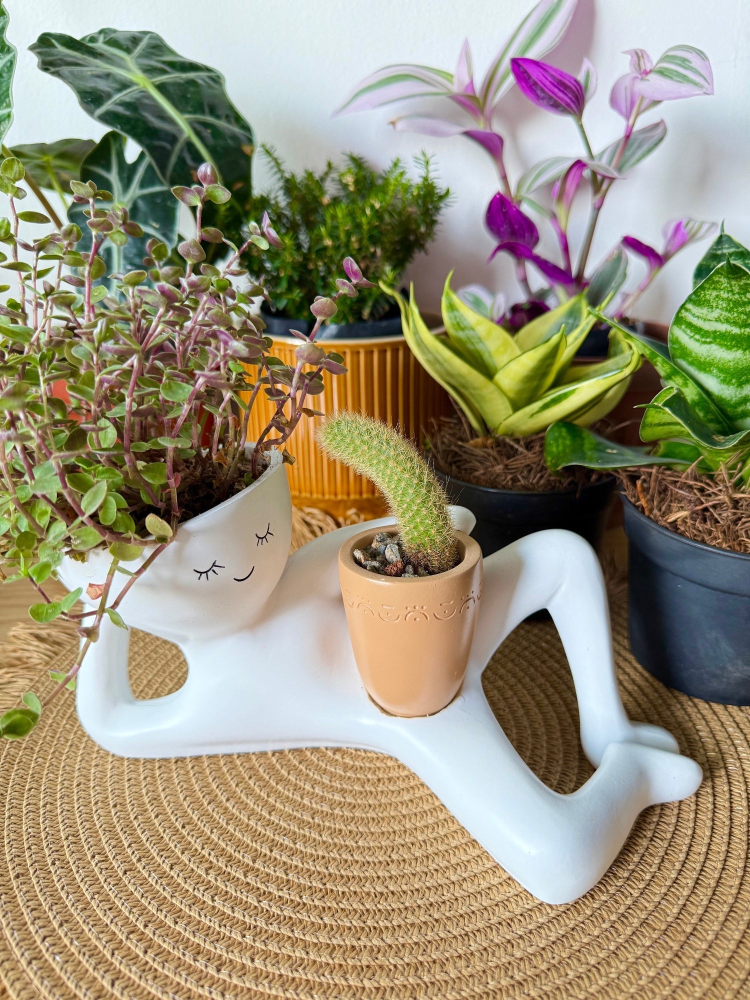 Serenity Seat Mini Planter – Modern Skulpturinspirerad Kruka