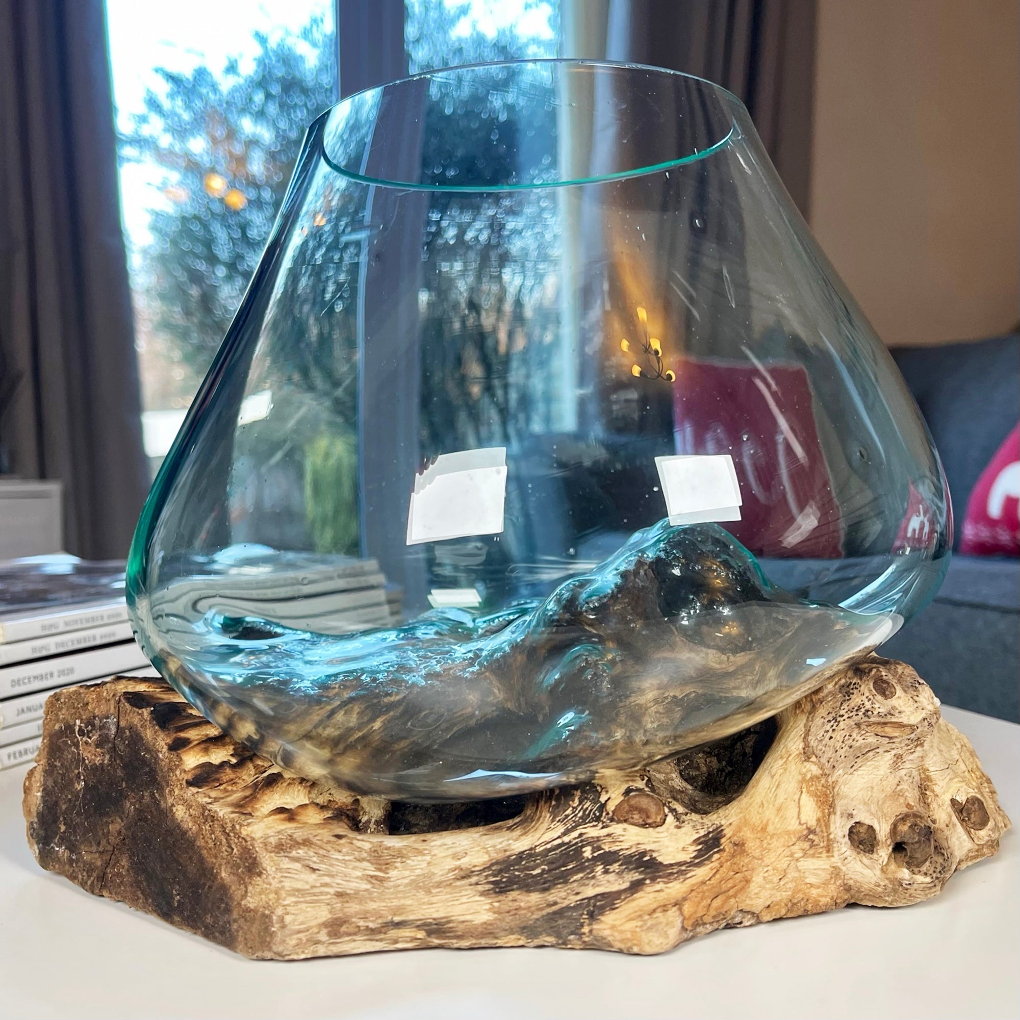 RootBowl - Rotbas i hantverksmässig teak med elegant iögonfallande skål i smält glas