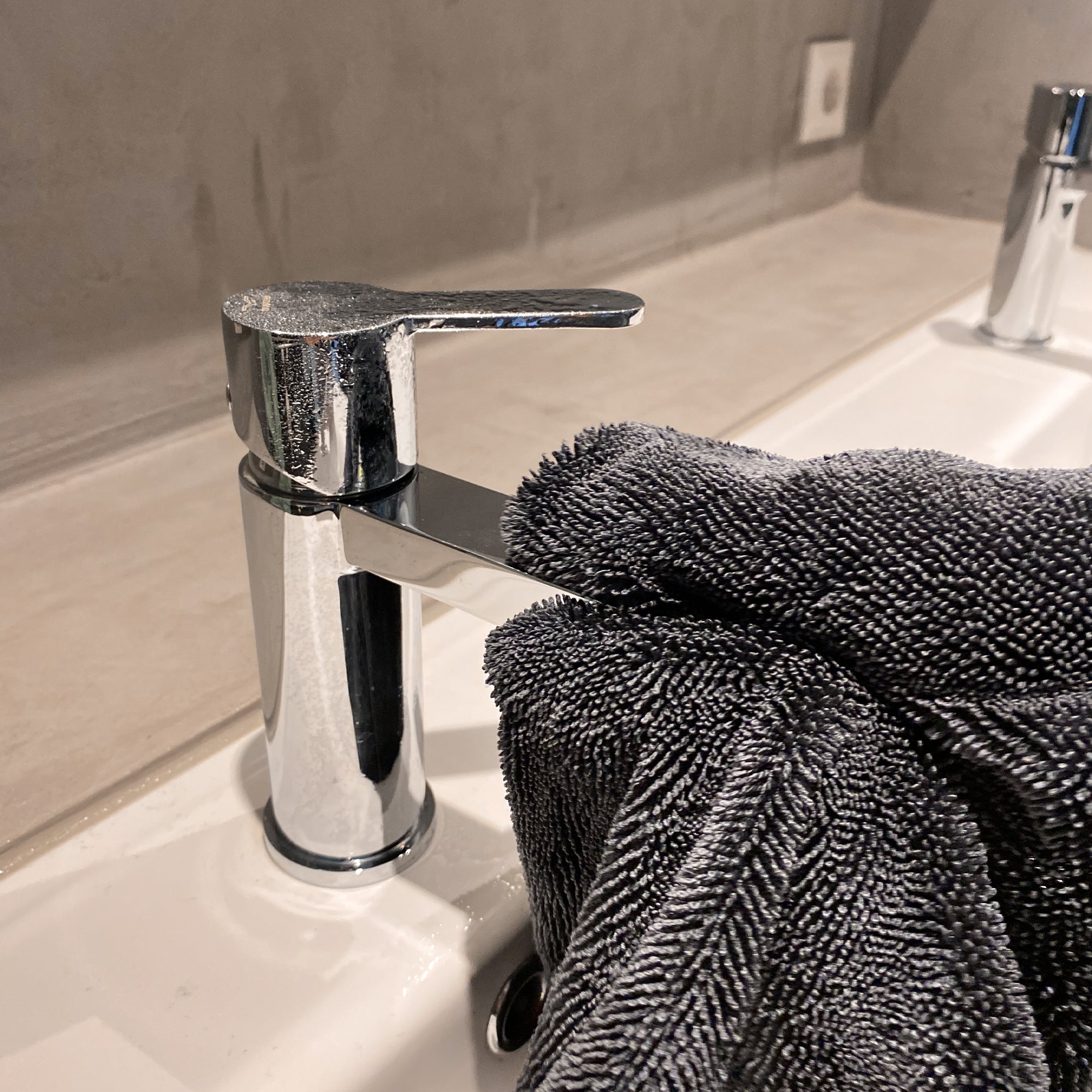 SwiftSoak Pro - Ultraabsorberande snabbtorkande trasa