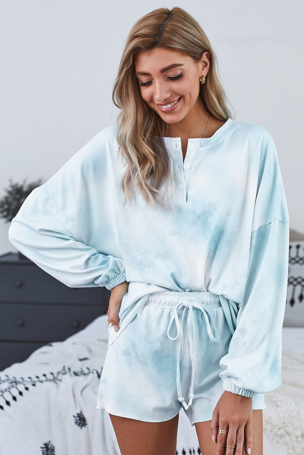 Blått tie-dye matchande tröjset för kvinnor