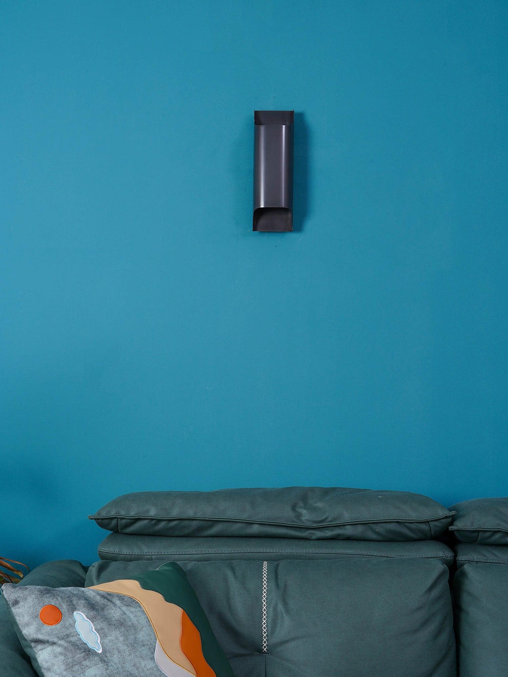 Elegant välvd LED-vägglampa – Modern böjd accentlampa