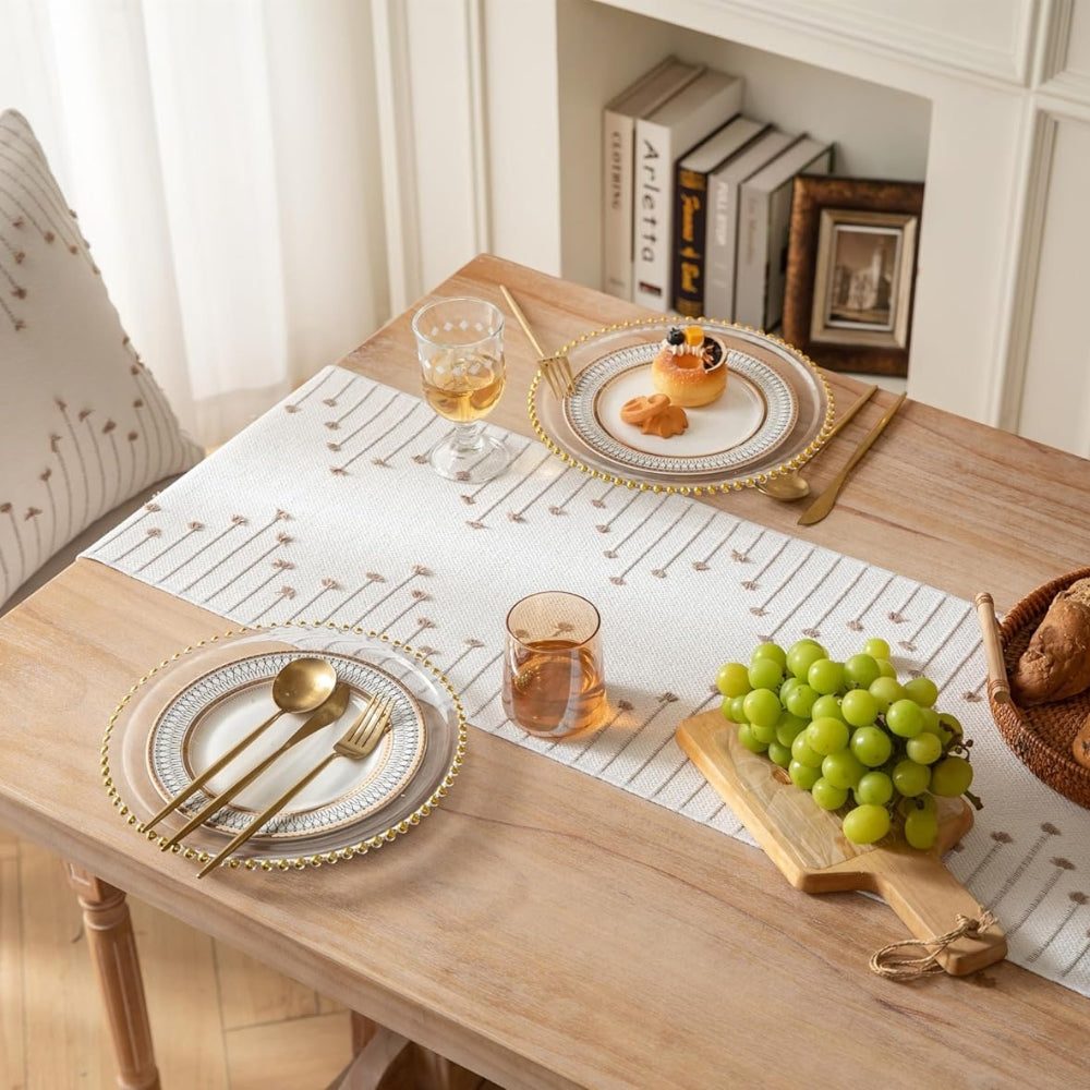 LuxeWeave Tassel Runner – Elegant bordsaccent med Boho Charm