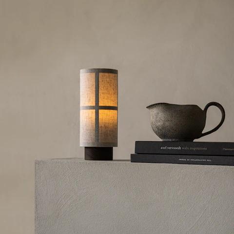Elegant Japandi sidenbordslampa – Modern japanskinspirerad hembelysning
