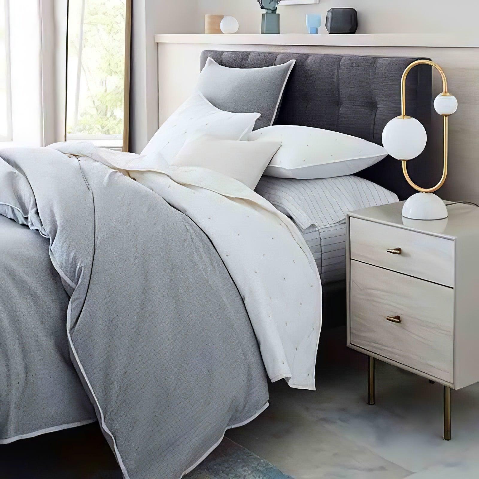 Skrivbordslampa i guldfärgad marmor - Modern bordslampa med dubbel glasskärm