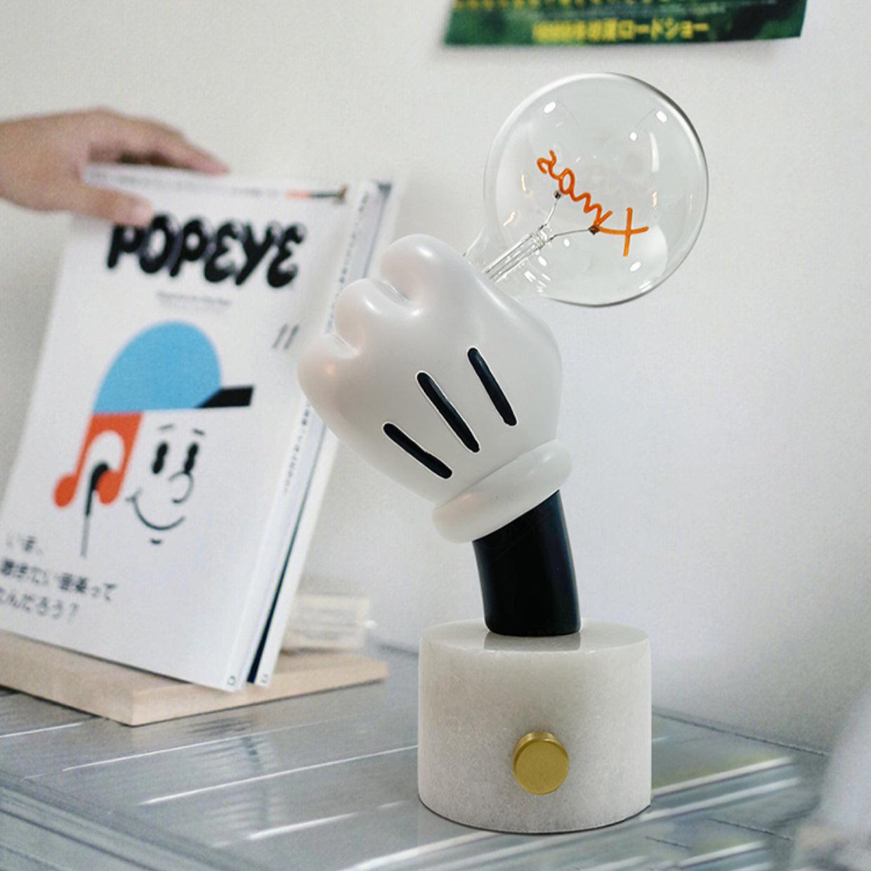 Nyckfull handformad bordslampa – Lekfull accentbelysning för fans