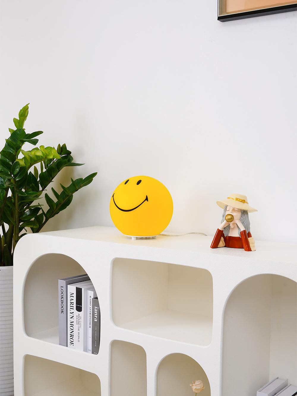 Happy Face bordslampa – Nyckfull modern dekorativ lampa