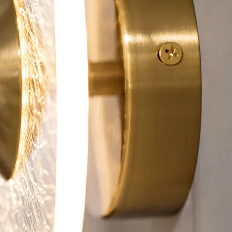 Blominspirerad vägglampa – Elegant blommig hembelysning