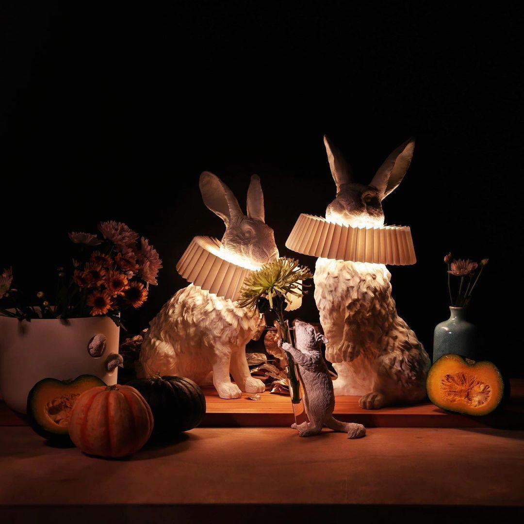 Nyckfull Bunny Glow Bordlampa – Modern djurinspirerad nattlampa
