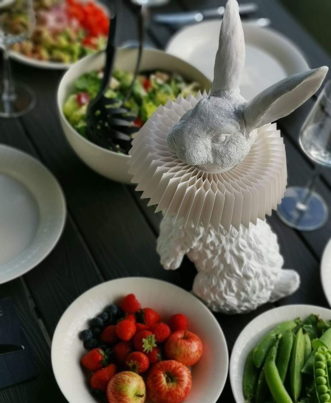 Nyckfull Bunny Glow Bordlampa – Modern djurinspirerad nattlampa