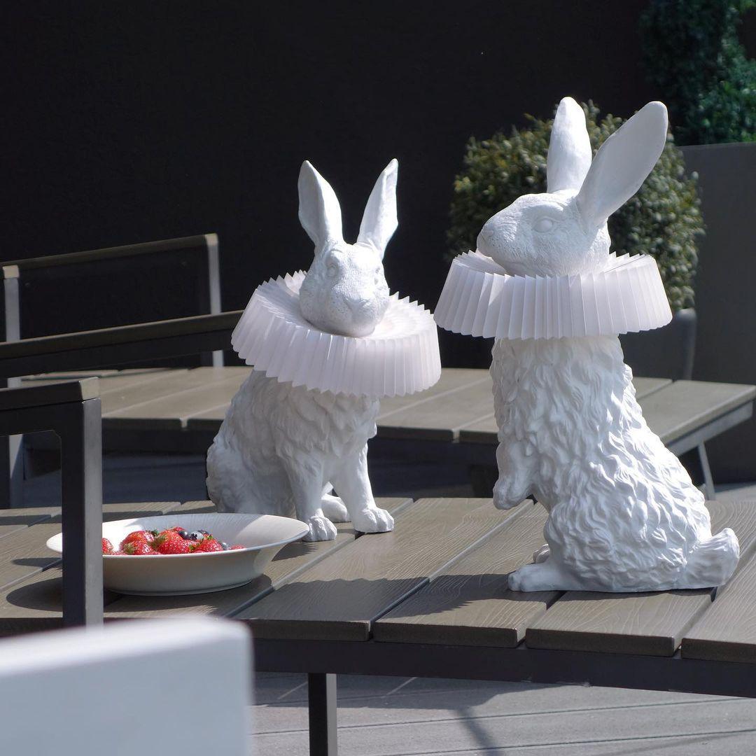 Nyckfull Bunny Glow Bordlampa – Modern djurinspirerad nattlampa