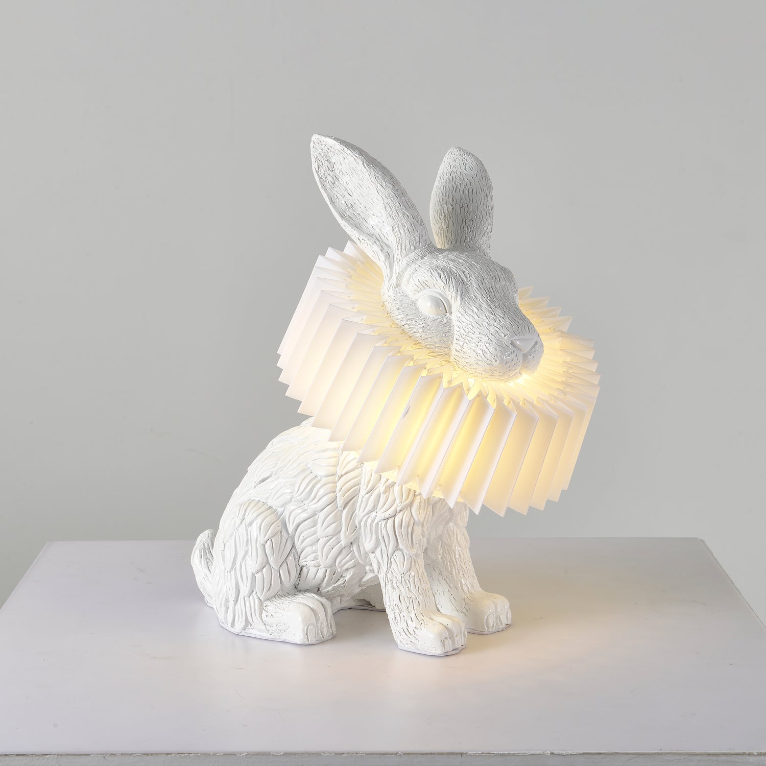 Nyckfull Bunny Glow Bordlampa – Modern djurinspirerad nattlampa