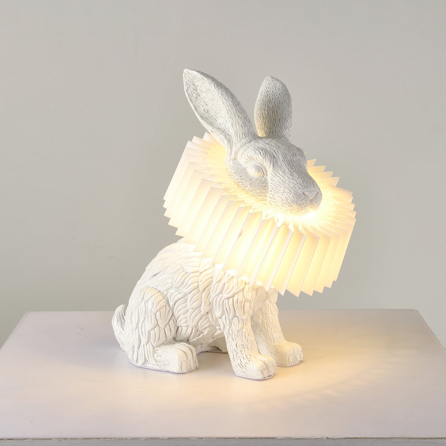Nyckfull Bunny Glow Bordlampa – Modern djurinspirerad nattlampa