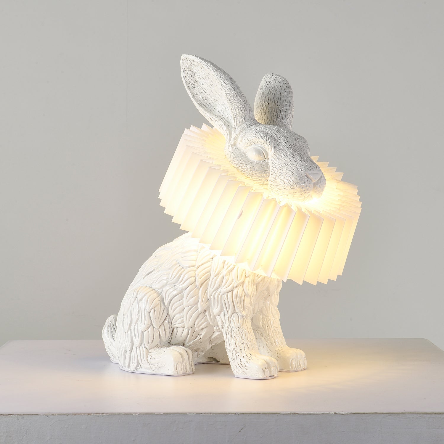 Nyckfull Bunny Glow Bordlampa – Modern djurinspirerad nattlampa