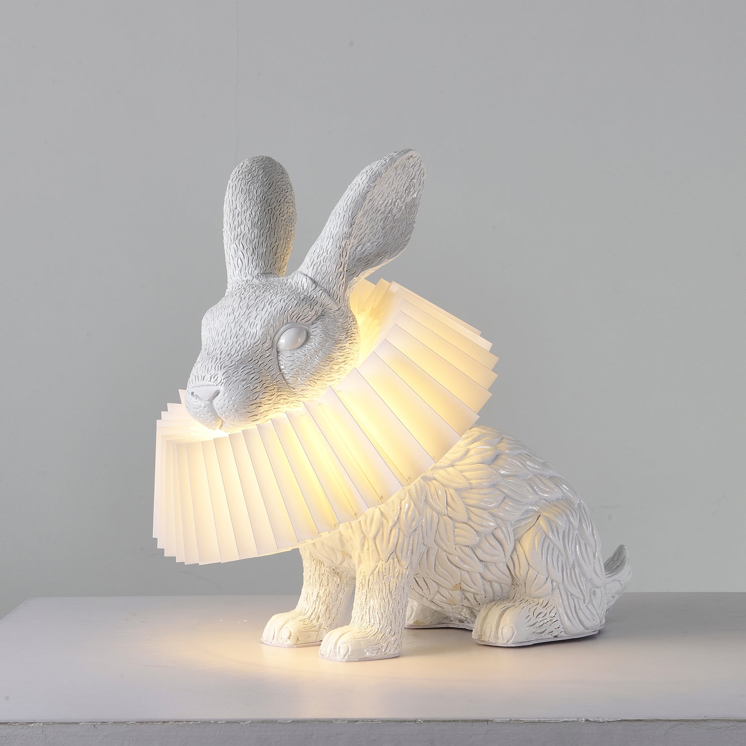 Nyckfull Bunny Glow Bordlampa – Modern djurinspirerad nattlampa