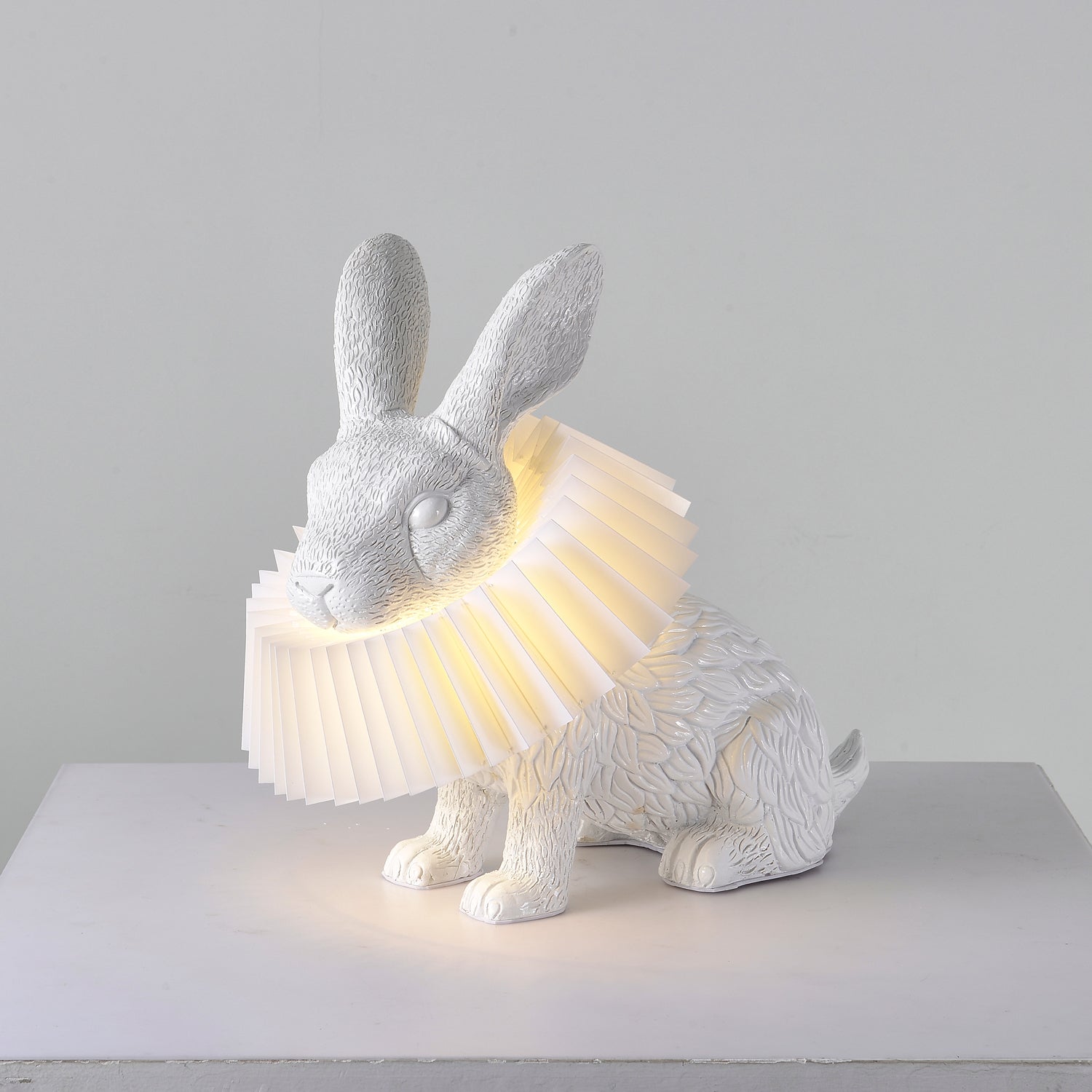 Nyckfull Bunny Glow Bordlampa – Modern djurinspirerad nattlampa