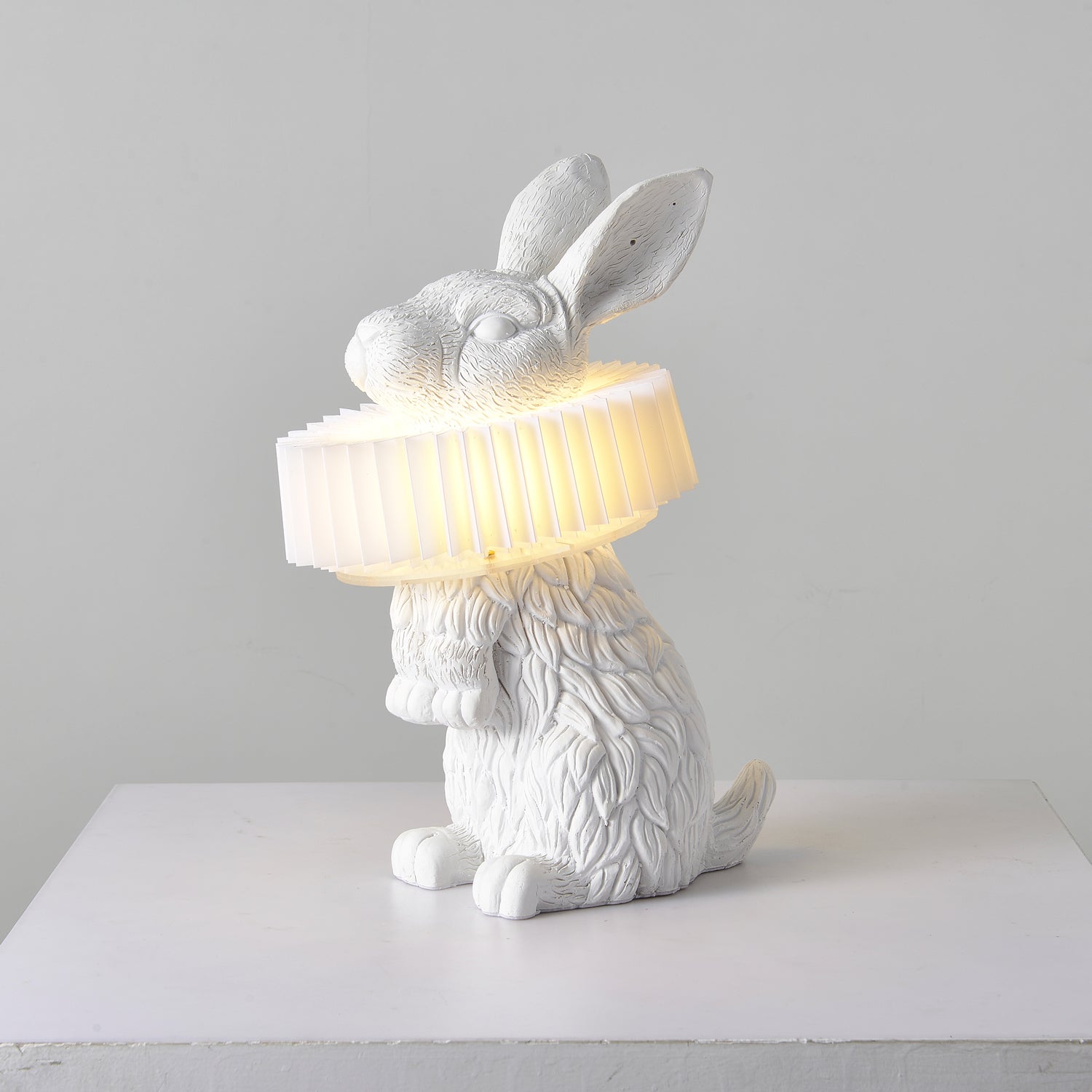 Nyckfull Bunny Glow Bordlampa – Modern djurinspirerad nattlampa