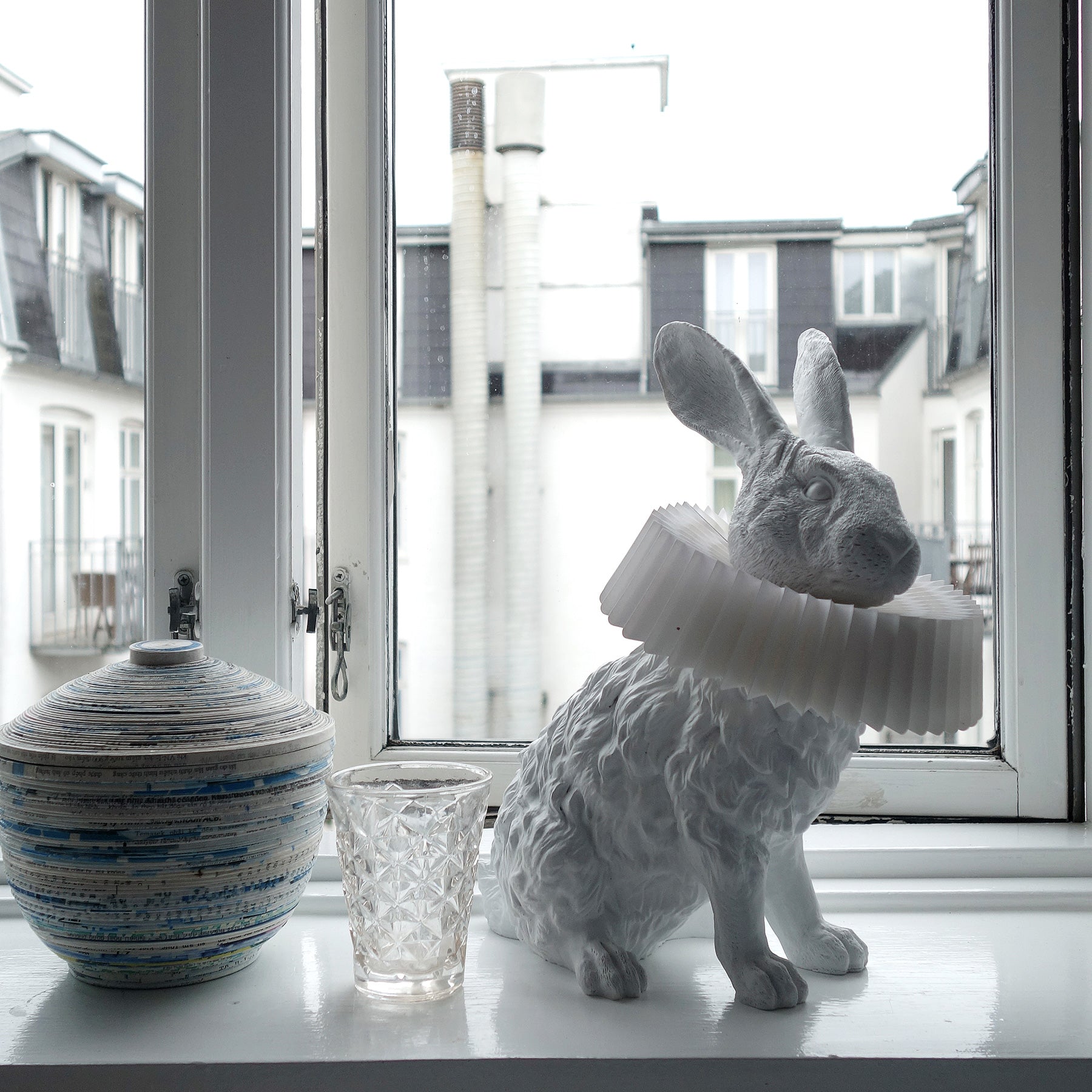 Nyckfull Bunny Glow Bordlampa – Modern djurinspirerad nattlampa