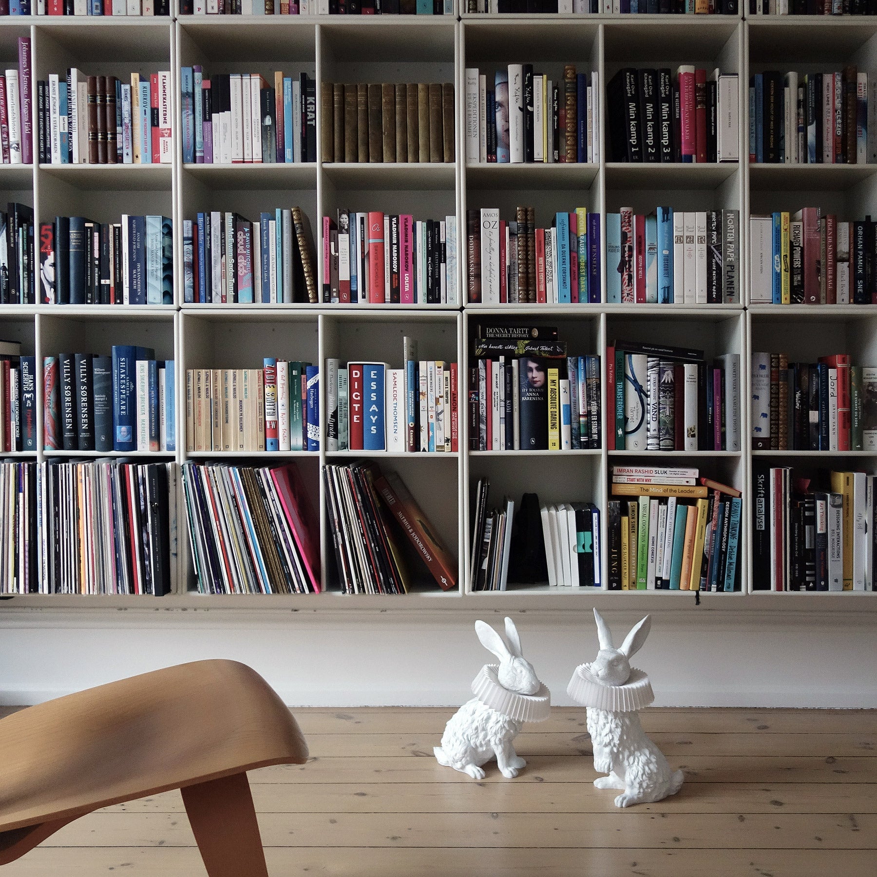 Nyckfull Bunny Glow Bordlampa – Modern djurinspirerad nattlampa