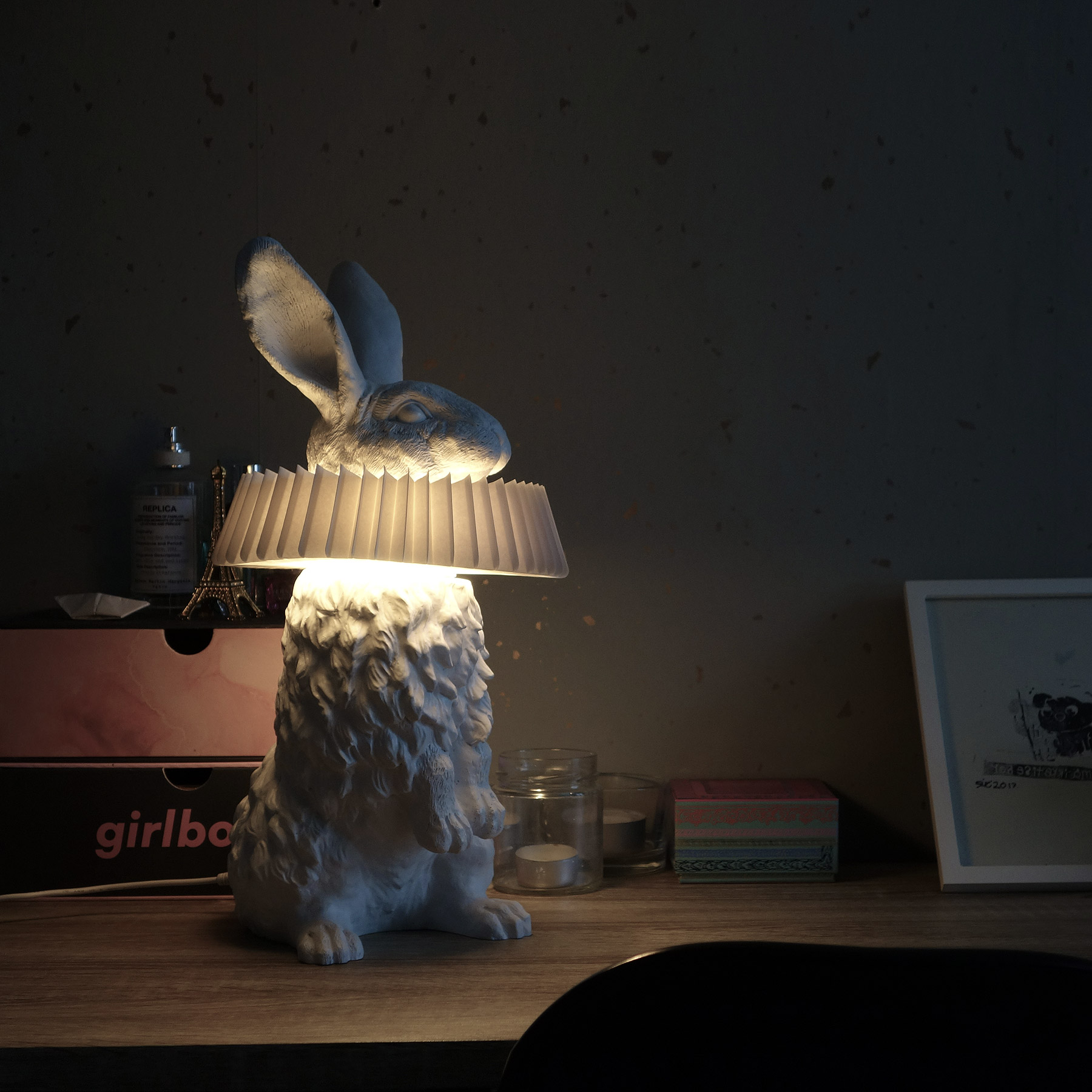 Nyckfull Bunny Glow Bordlampa – Modern djurinspirerad nattlampa
