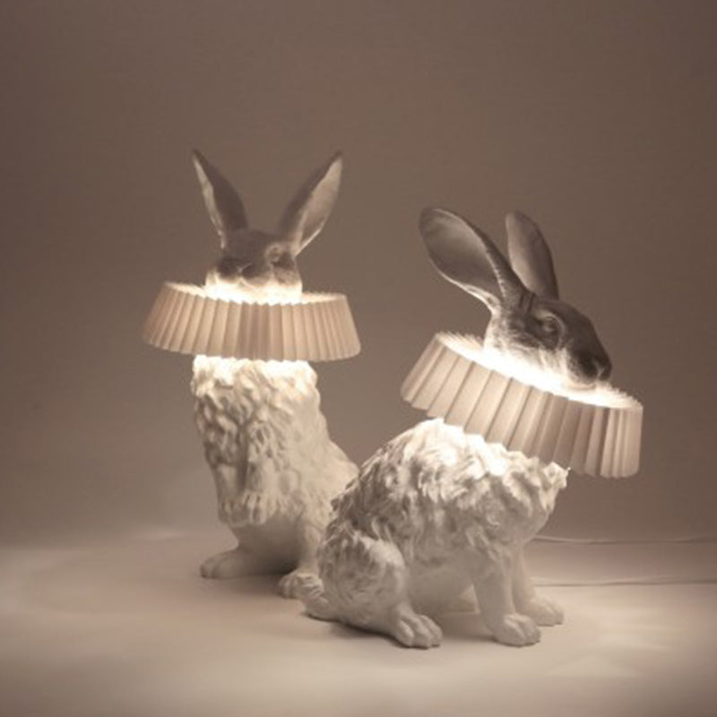 Nyckfull Bunny Glow Bordlampa – Modern djurinspirerad nattlampa