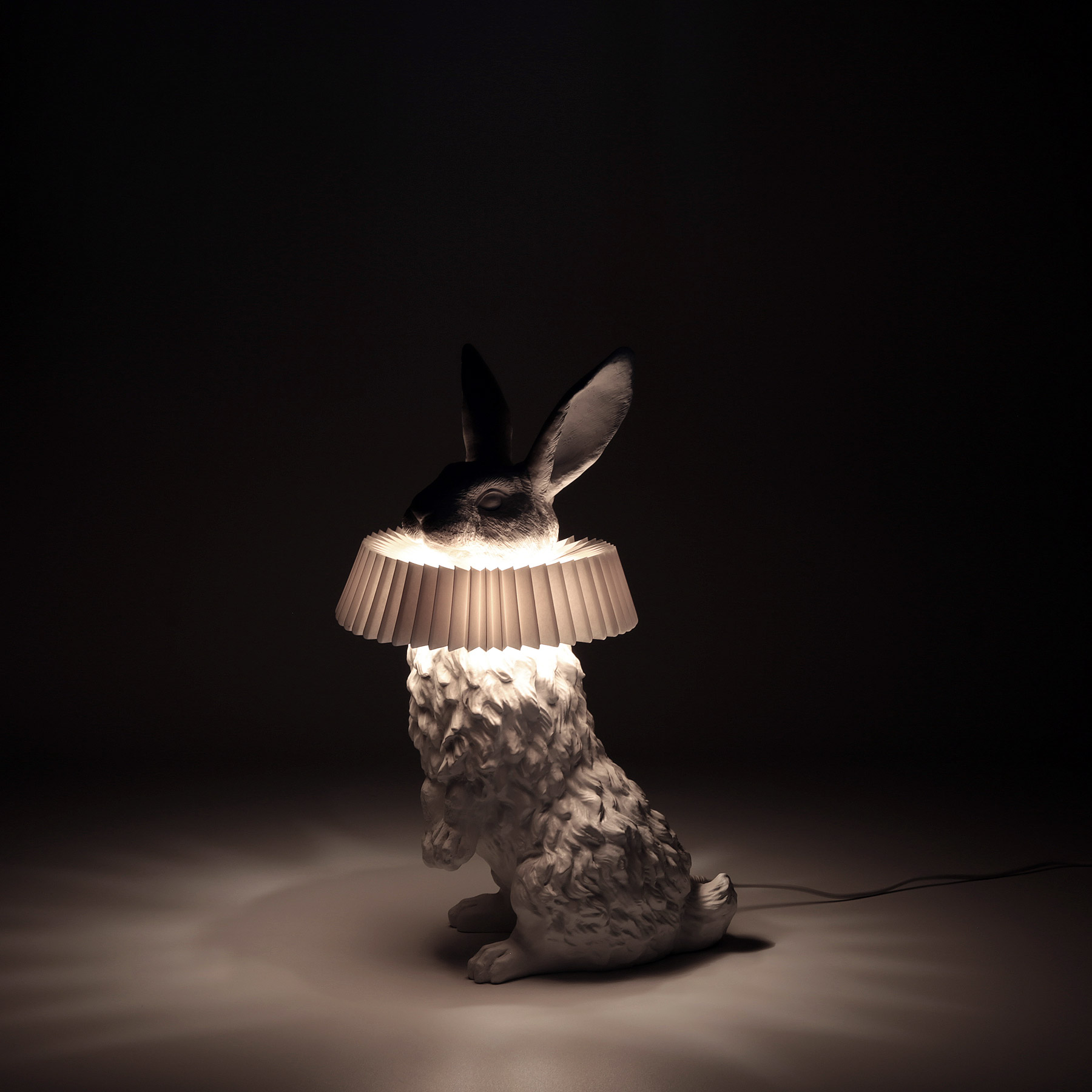 Nyckfull Bunny Glow Bordlampa – Modern djurinspirerad nattlampa