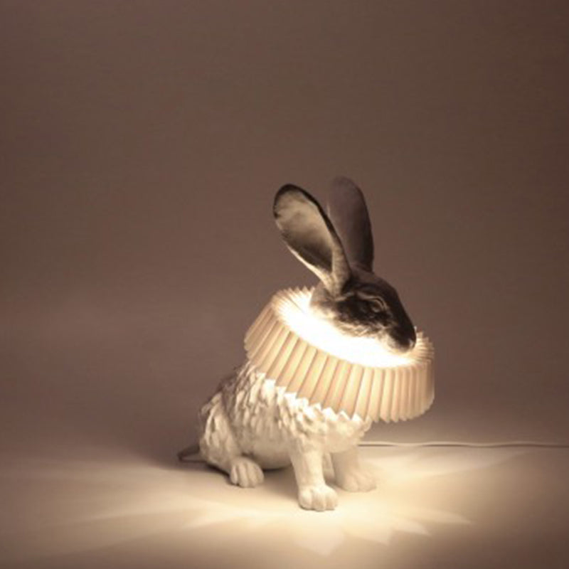 Nyckfull Bunny Glow Bordlampa – Modern djurinspirerad nattlampa