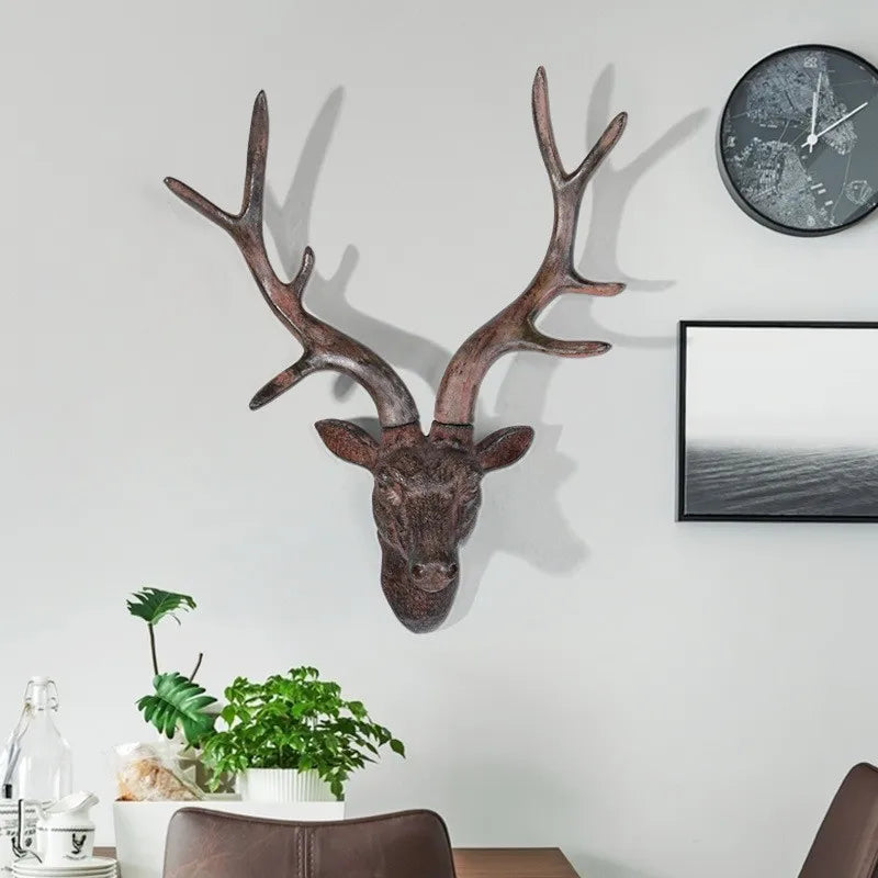 Rustik 3D-väggskulptur med hjorthuvud - Monterad djurtrofékonst för bondgårds- och stugdekor