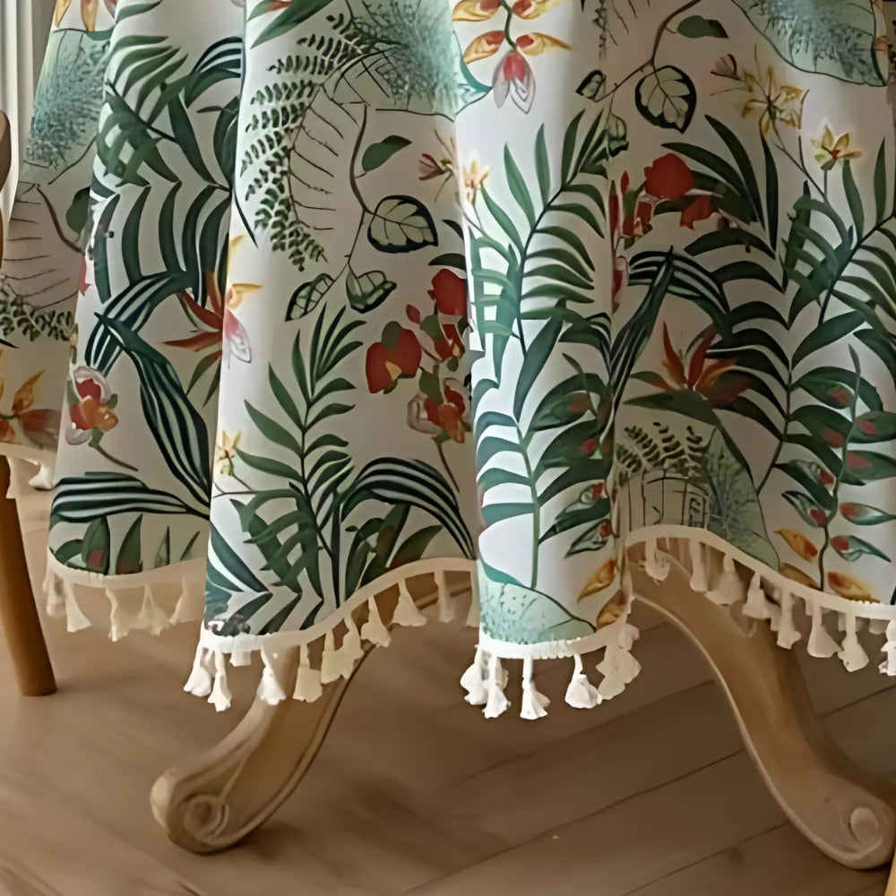 Rund duk med vintageblommor – Elegant retroinspirerat matbordsöverdrag