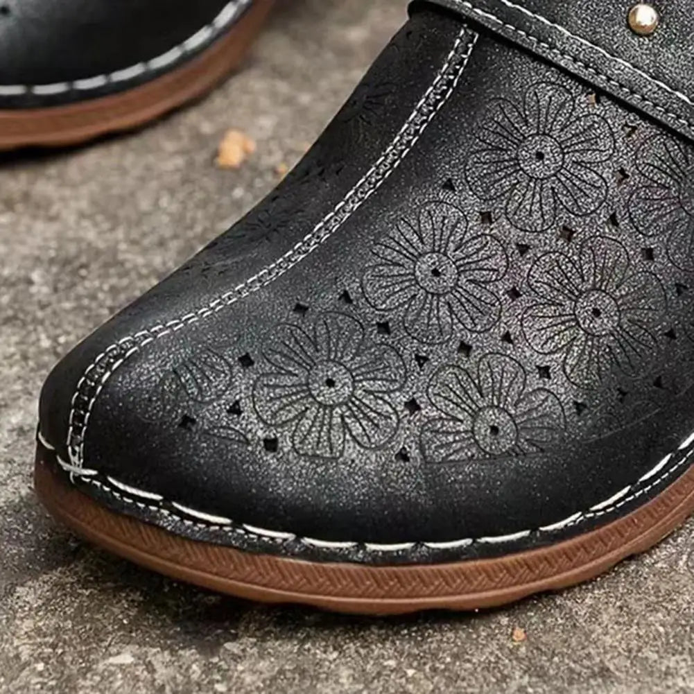 Damplatåsandaler med slip-on-detaljer