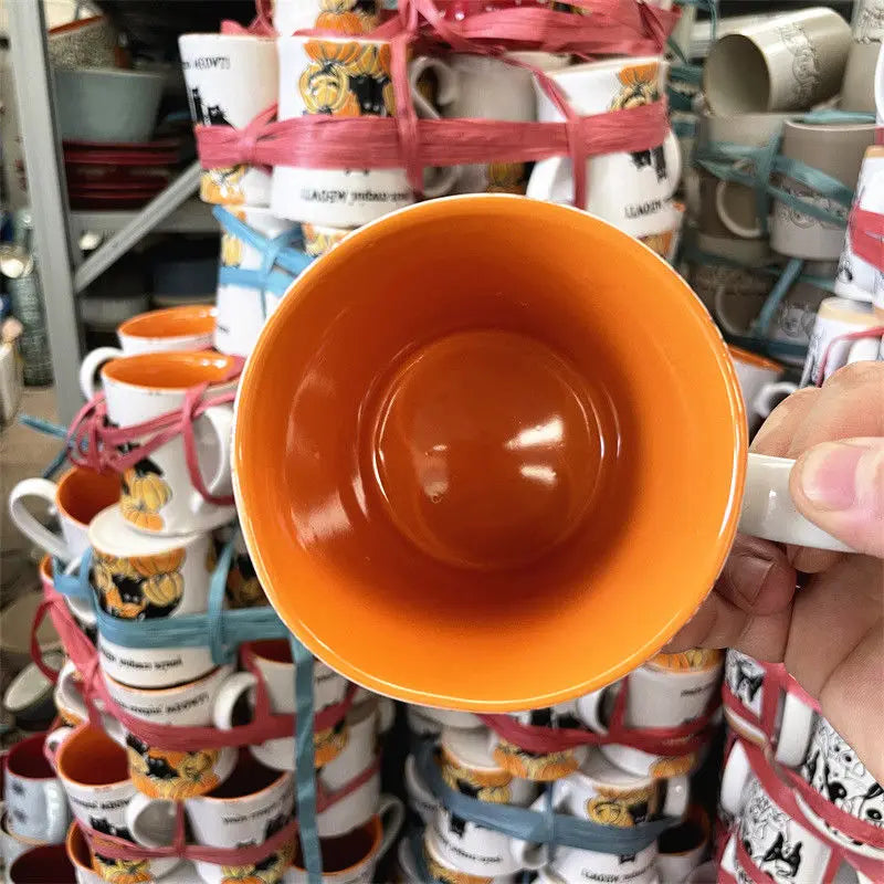 Kuslig söt Halloweenmugg – Keramisk kaffekopp för säsongsdrycker