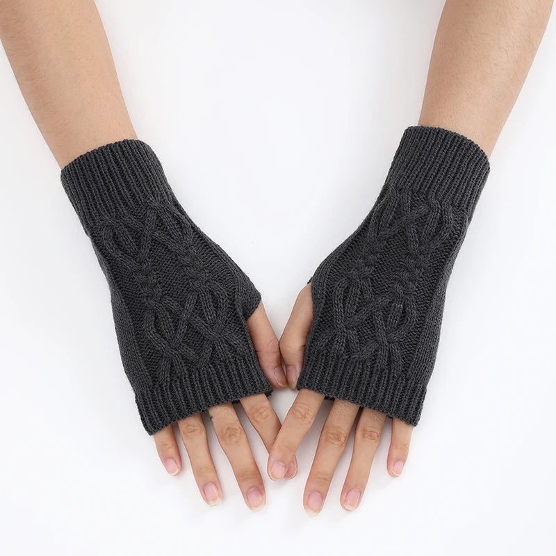 Långstickade armvärmare - Unisex fingerlösa vinterhandskar med stretchig kabeldesign