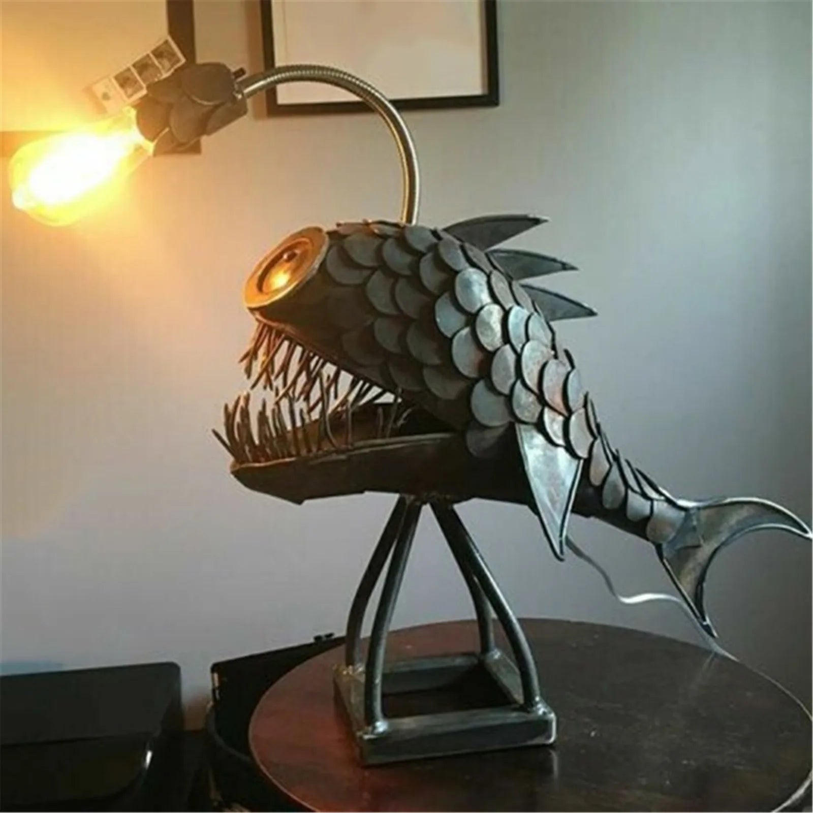 RusticGlow bordslampa – handgjord med anpassningsbar belysning och konstnärlig stil