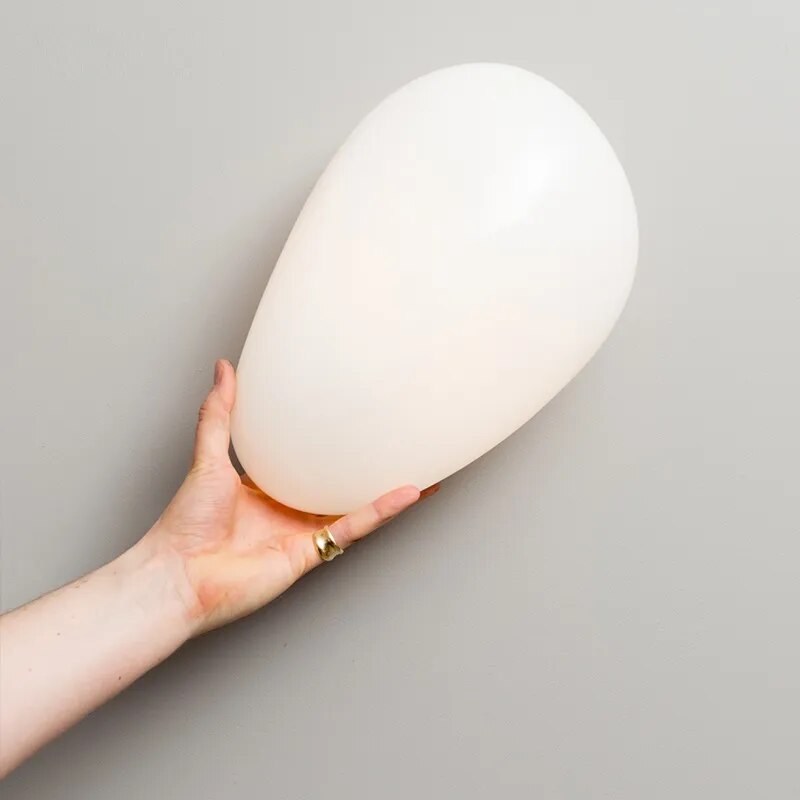 Färgglad vägglampa i glas - Konstnärlig accentbelysning för vardagsrum