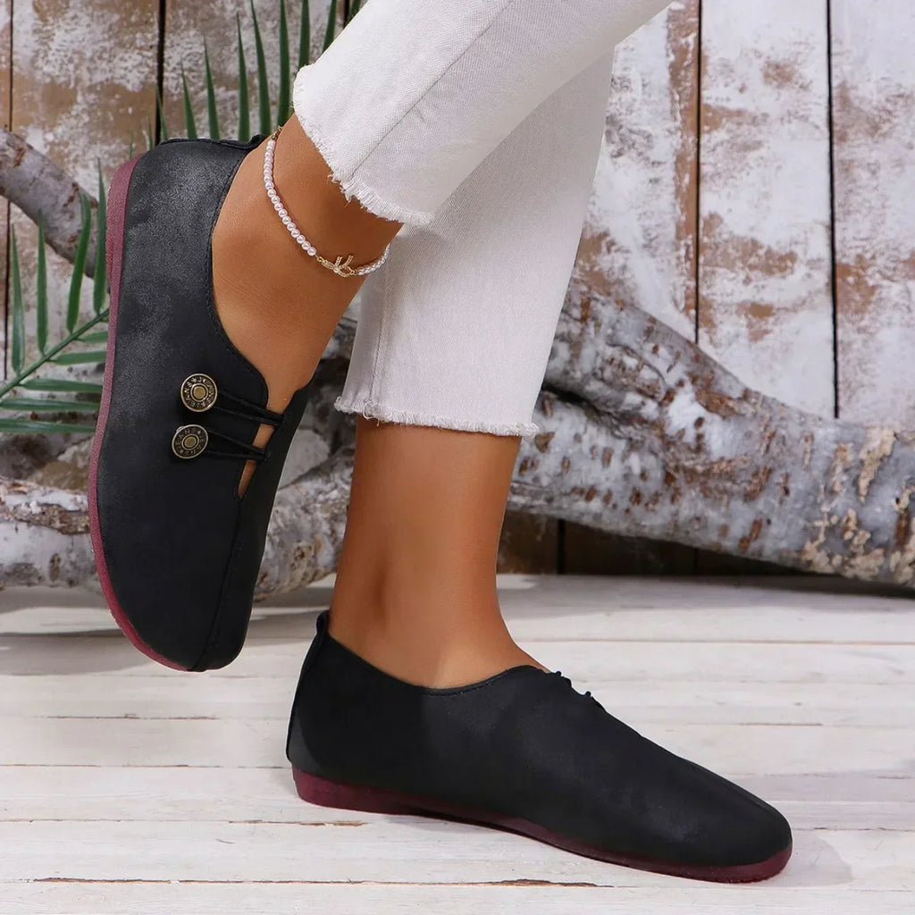 Damskor i mocka med slip-on-motiv – Snygga vardagsskor för vardagsbruk