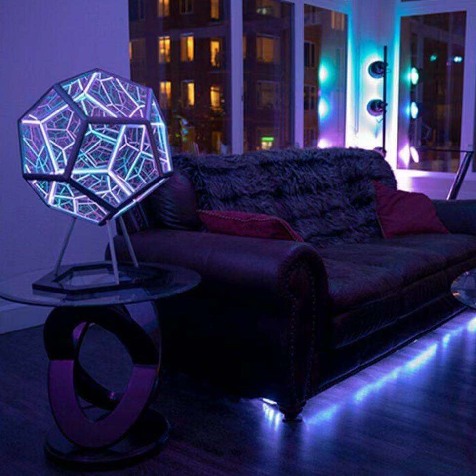Infinity Prism LED-lampa – fascinerande färg och futuristisk glöd