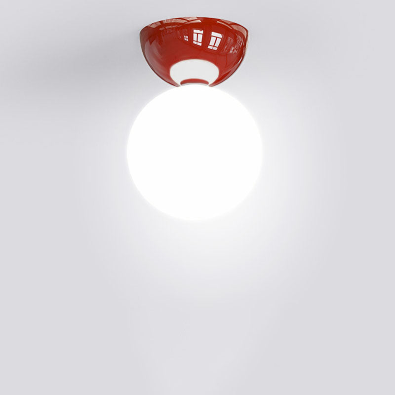 Modern halvinfälld taklampa i järn och glas