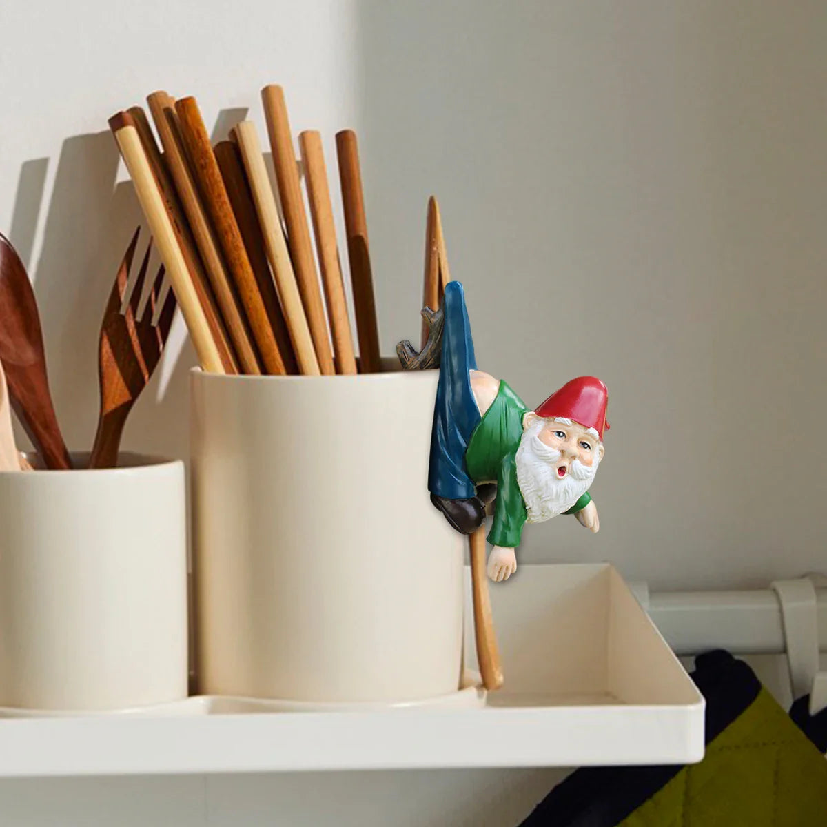 Nyckfull hängande tomteplanter – Lekfull trädgårds- och inomhusdekoration