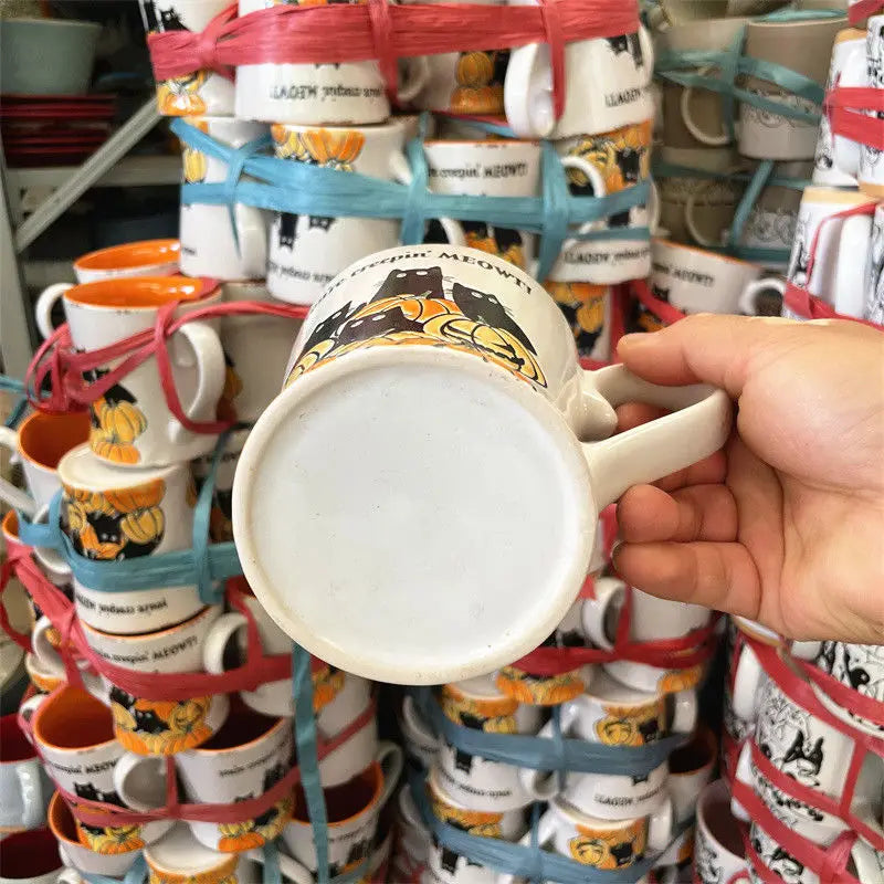 Kuslig söt Halloweenmugg – Keramisk kaffekopp för säsongsdrycker