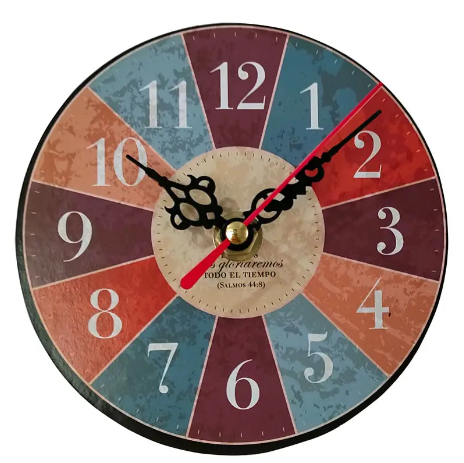 Tidlös träväggklocka – modern design med rena linjer