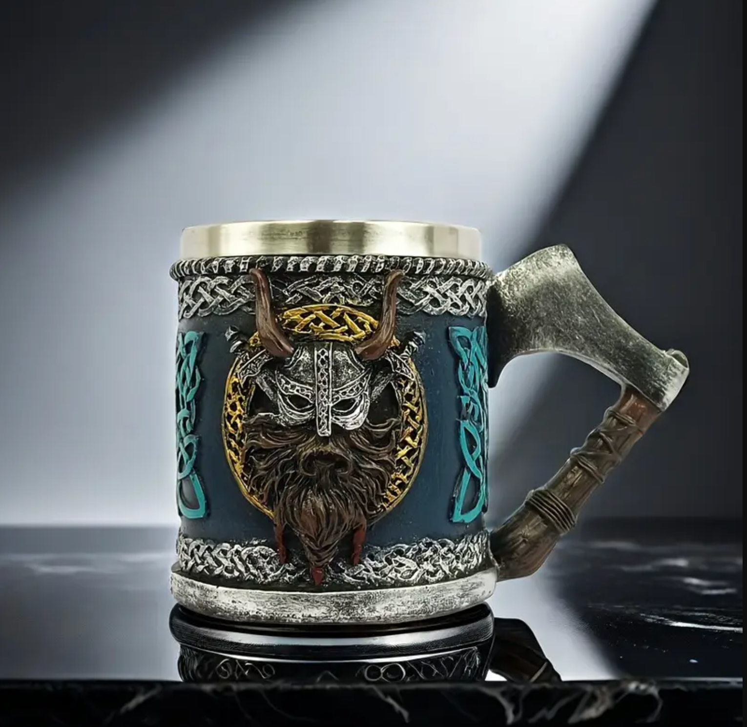 Nordisk krigare keramisk mugg — Robust vikingastil
