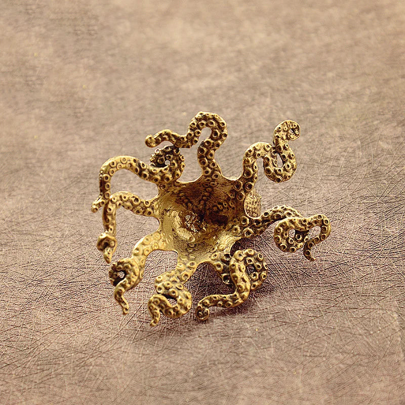 Konstnärlig bläckfiskskulptur – Nautisk hartsstaty för havsinspirerad heminredning