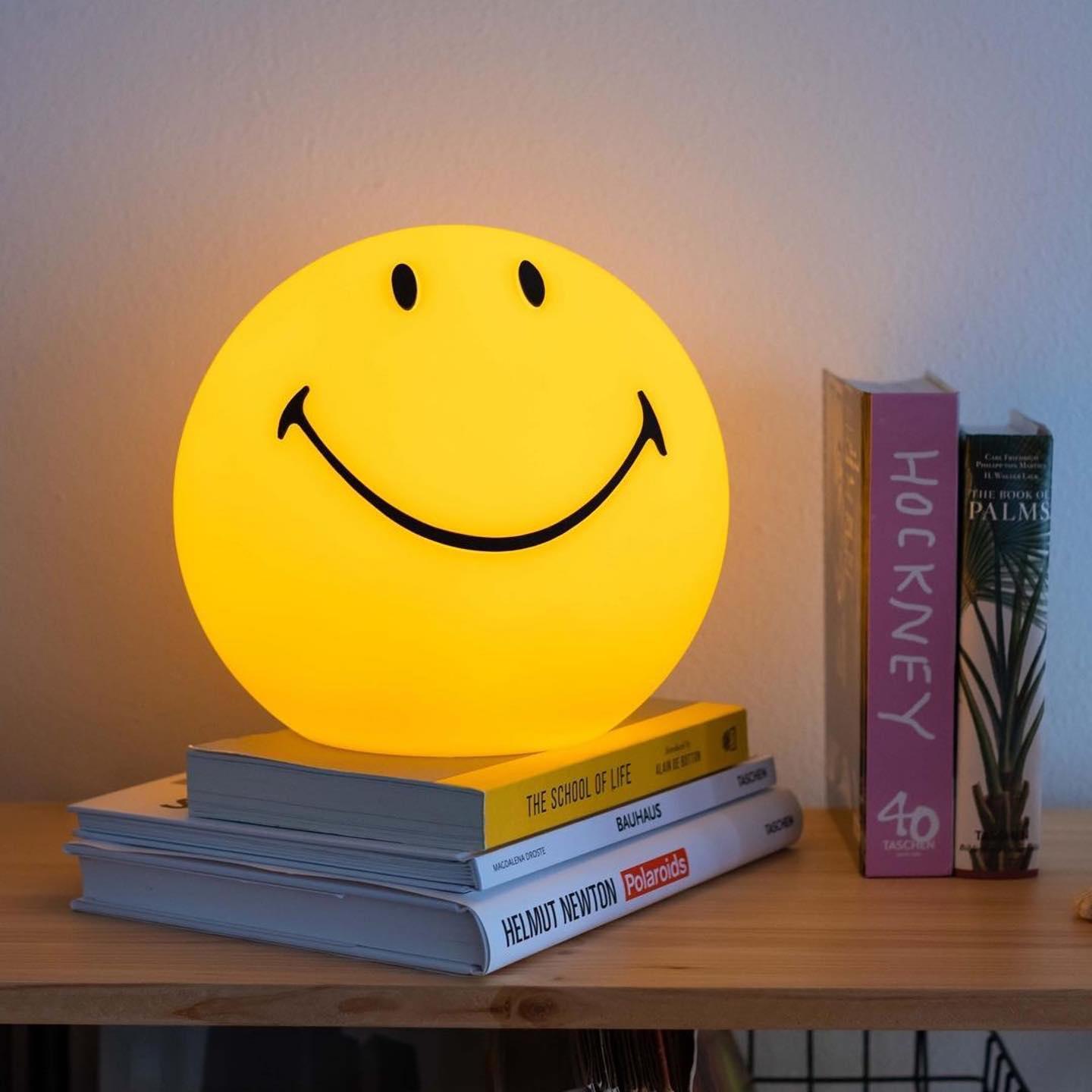 Happy Face bordslampa – Nyckfull modern dekorativ lampa
