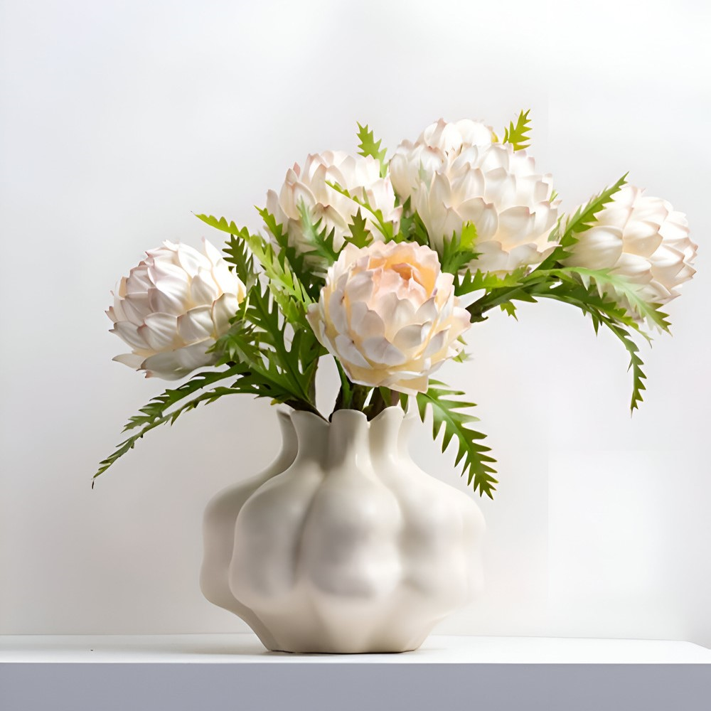 Konstnärlig granatäpplevas i keramik – Färgglad dekorativ accent för hem- och bordsdekoration