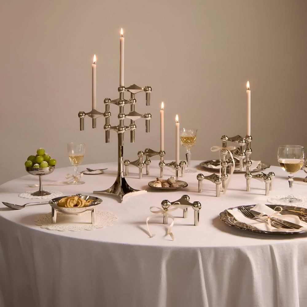 Nordiskinspirerade ljusstakar i metall – elegant minimalistisk inredning