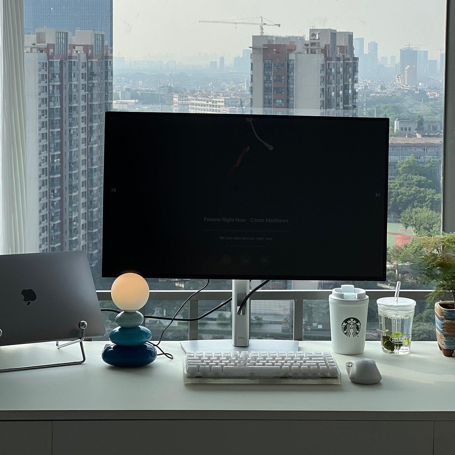 Skulpterad trippelformad bordslampa – Elegant modern accentbelysning