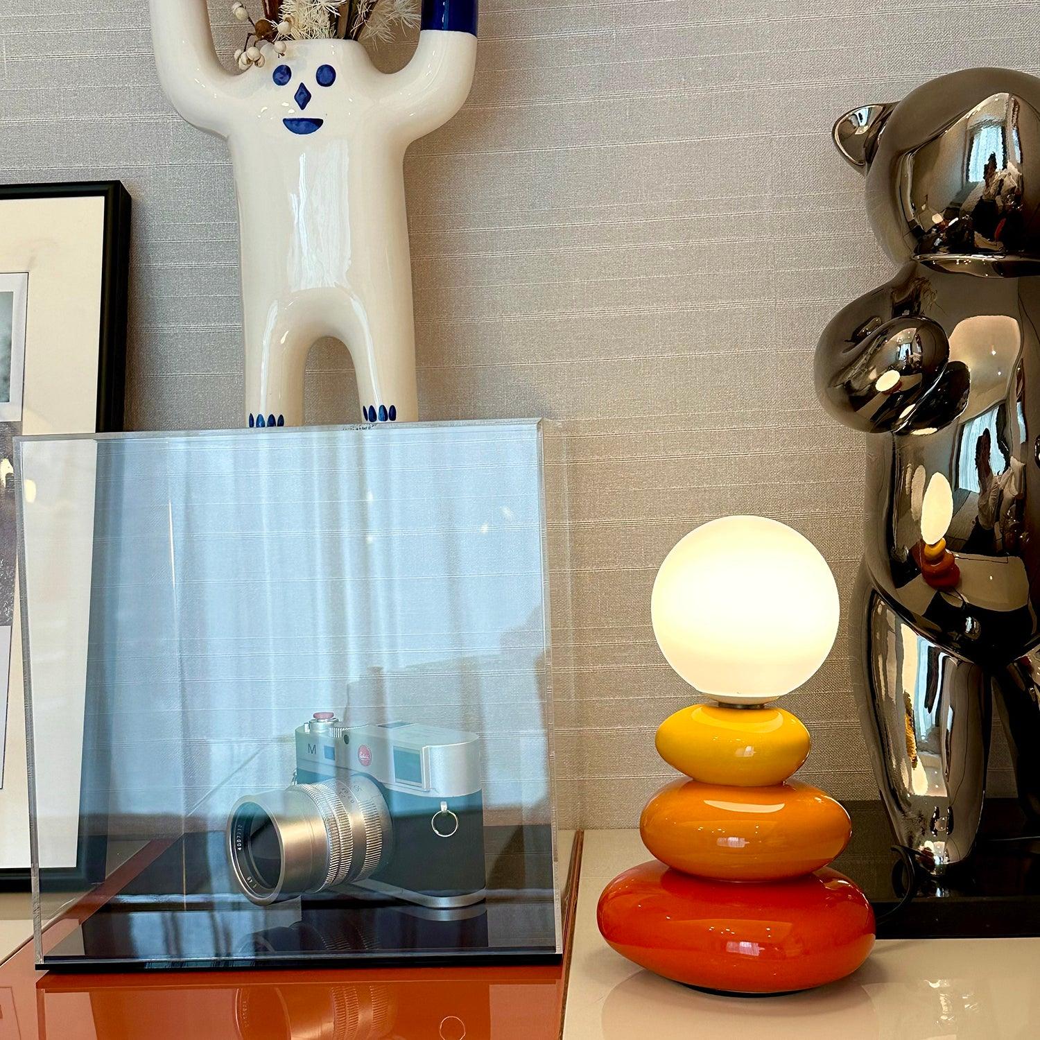 Skulpterad trippelformad bordslampa – Elegant modern accentbelysning