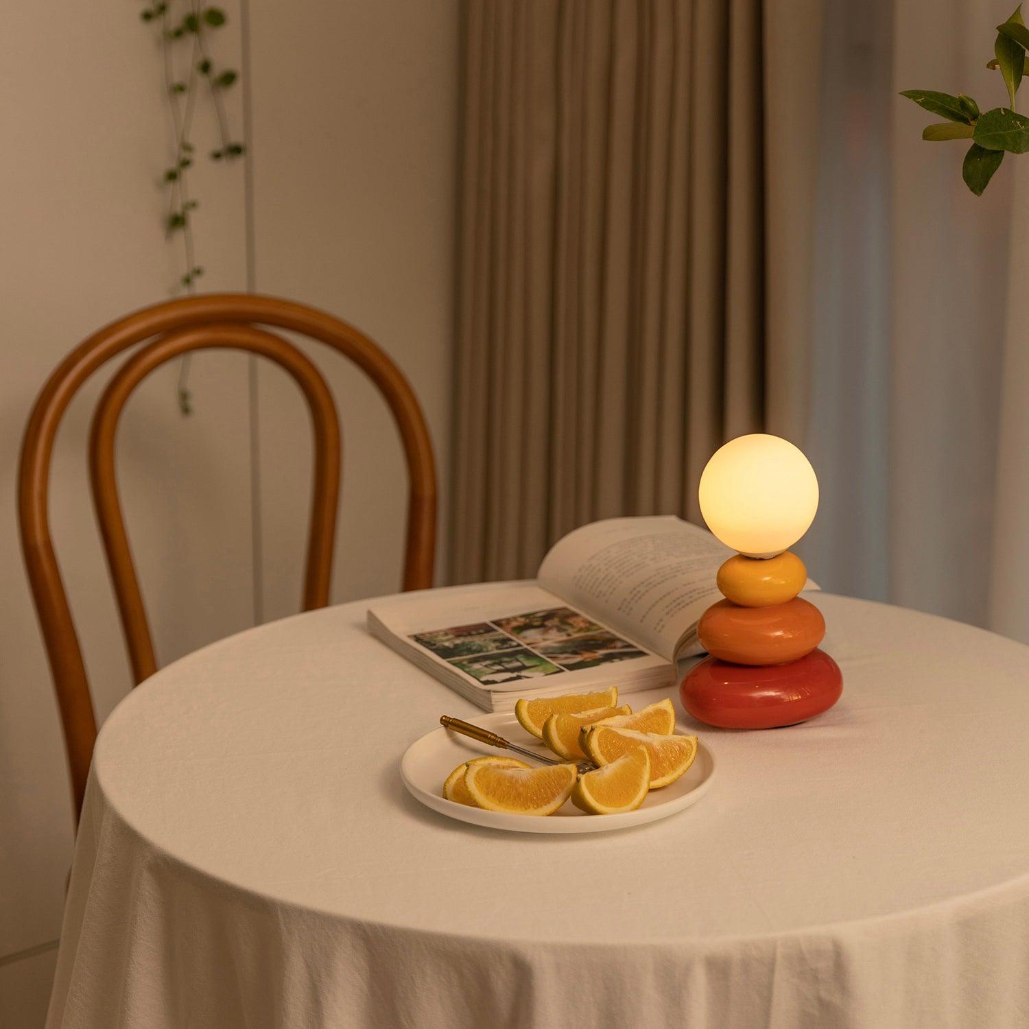 Skulpterad trippelformad bordslampa – Elegant modern accentbelysning