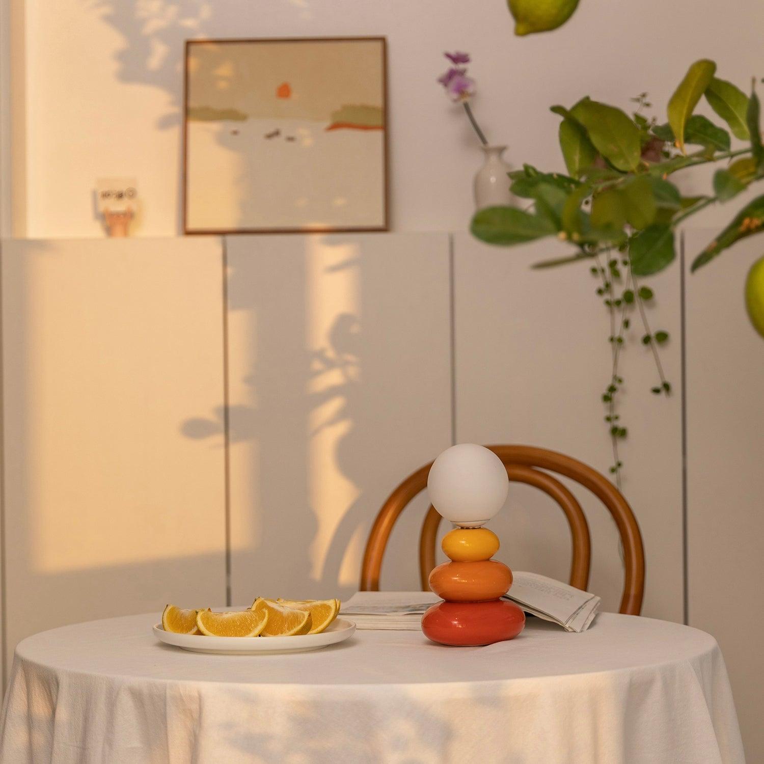 Skulpterad trippelformad bordslampa – Elegant modern accentbelysning